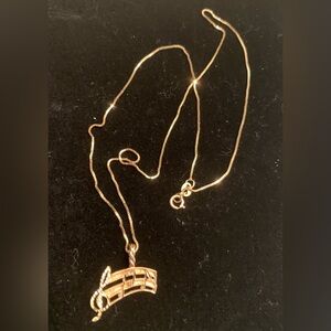 🌷SALE🌷14 kt yellow Gold Musical Note Pendant Necklace